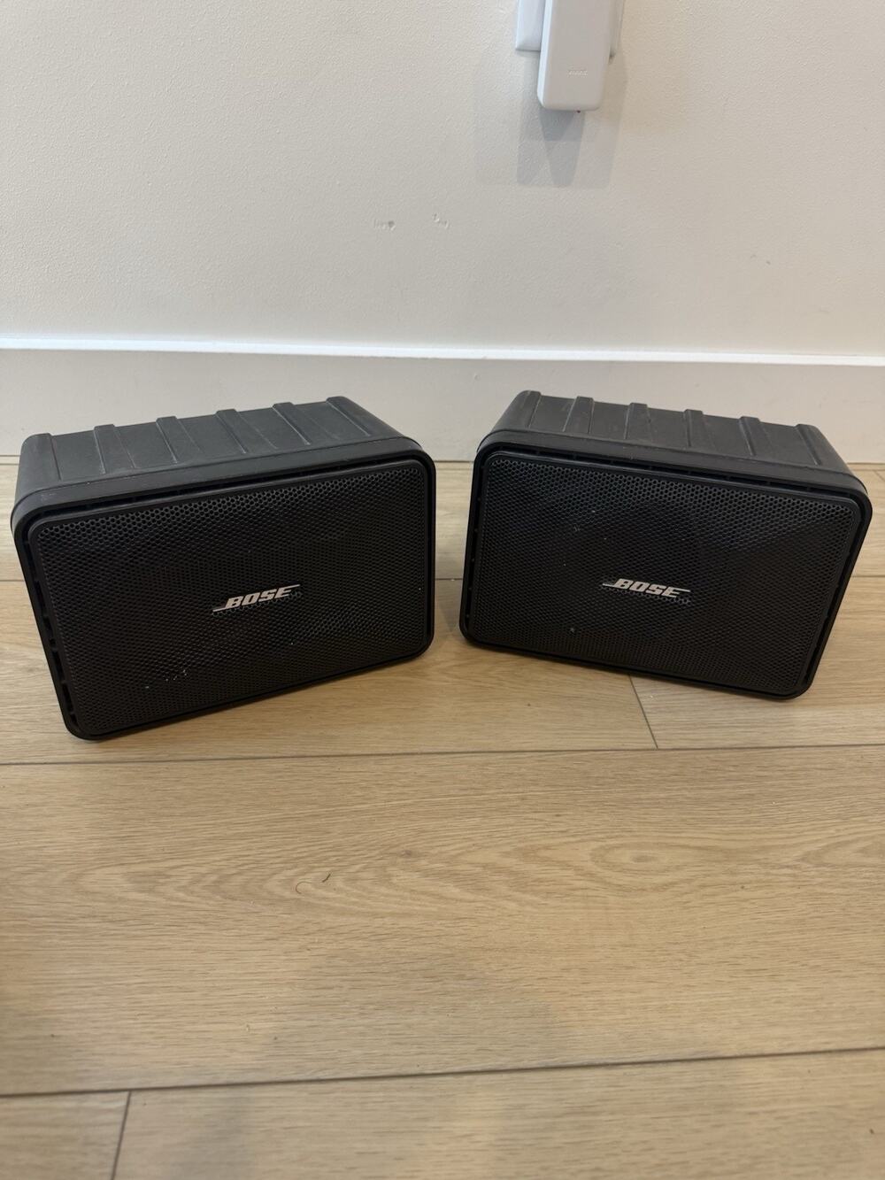 Bose Model 101 Music Monitor Speakers Pair Black Mountable Heavy Duty Outdoor